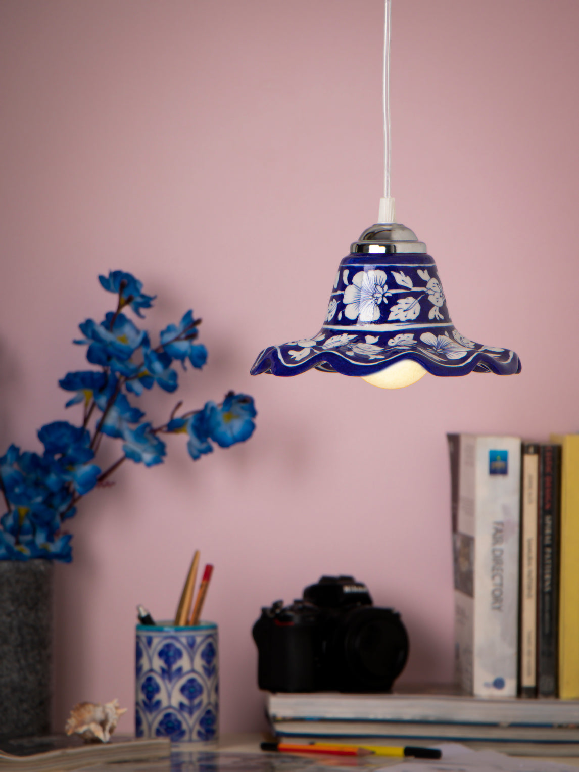 Neer Hanging Lamp
